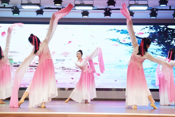 公司舉辦元宵節(jié)系列活動(dòng) 公司舉辦元宵節(jié)系列活動(dòng)